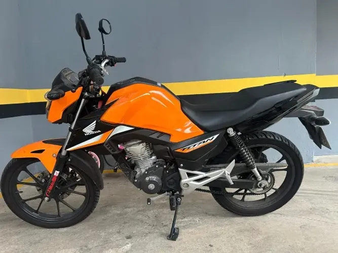 Honda CG Titan 160 Laranja - 2025 - Na garantina Honda.