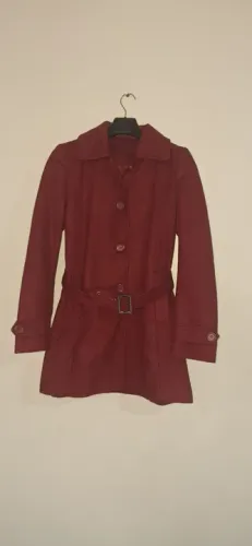 Sobretudo tamanho M. Usado 1 vez.