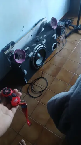 Vendo som automotivo barato e muito forte