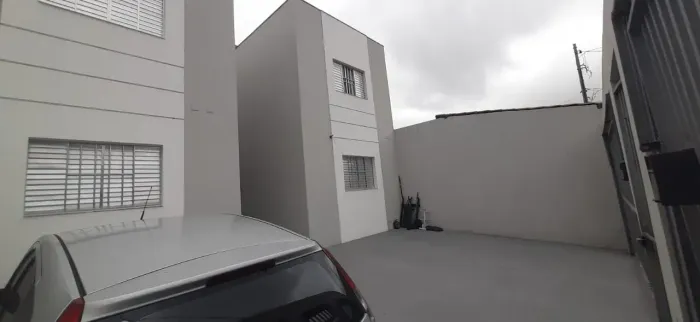 Casa com 2 dorms p/Locação-Metrô C.Limpo