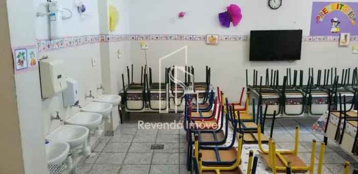 Saúde, Prédio Comercial de 510m² com 18 banheiros, 8 vagas A VENDA