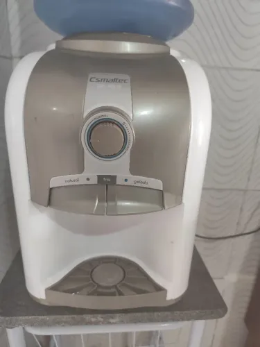 Gela água da Esmaltec usado mais em bom estado sem nenhum defeito 700$