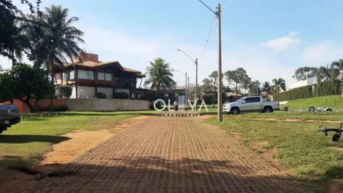 Rancho com 3 dormitórios à venda por R$ 800.000,00 - Condomínio Terra da Barra - Mendonça/