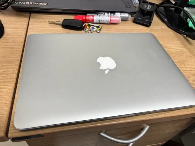 2 MacBook Pro