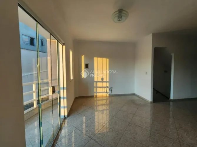 SOBRADO EM CONDOMINIO - 3 QUARTOS, 1 SUITE E 3 VAGAS EM SÃO BERNARDO DO CAMPO