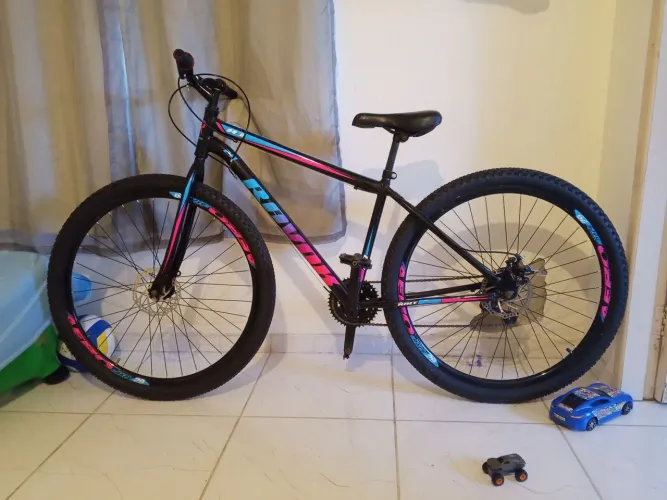Bicicleta aro 29 semi nova um mês de uso