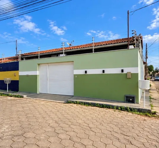 CASA REFORMADA - CONJ. ALTO DO TURU I - 2 QTO COM SUITE GARAGEM PARA 3 CARROS
