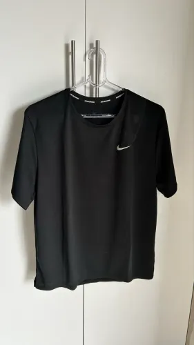 Camiseta Nike Dri-FIT Running Original - Tamanho M - R$ 90