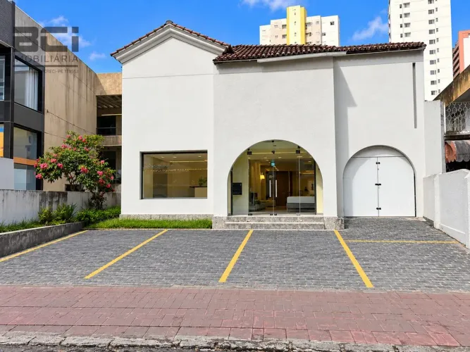 asa Comercial 500m² em Avenida de Alto Fluxo Ideal para Lojas e Escritórios