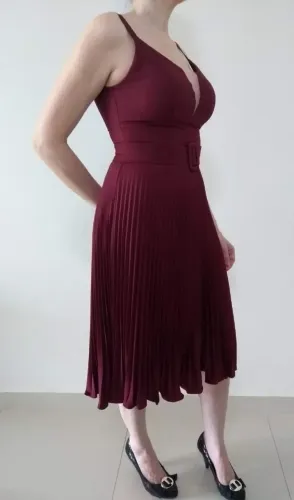 Vestido de festa marsala