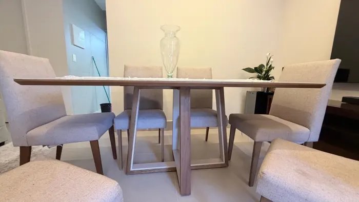 Mesa com 6 lugares Excelente estado 1,900 baixei