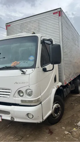Caminhão Acello 915 2005 