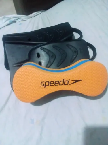 Nadadeiras e flutuador speedo ( tam. P 38 - 40 )