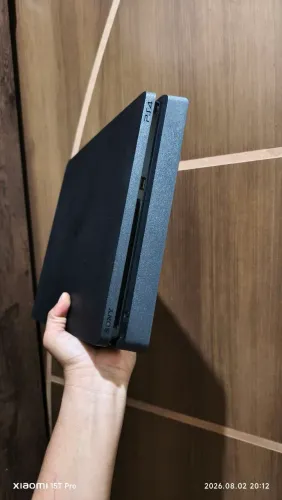 Vende semi zero funcionando console PS4 slim<br>