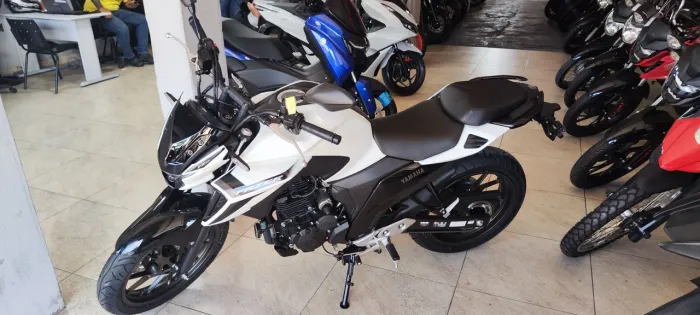 YAMAHA FZ 25 BRANCA 2026 0 km Shalon veículos Cariacica