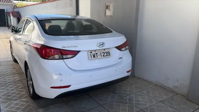 Hyundai Elantra GLS 2.0 16V Flex Aut. 2015