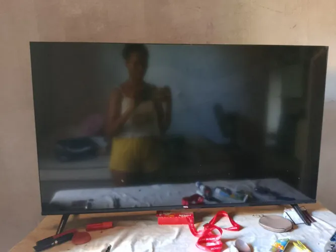 Tv 43 polegadas com defeito