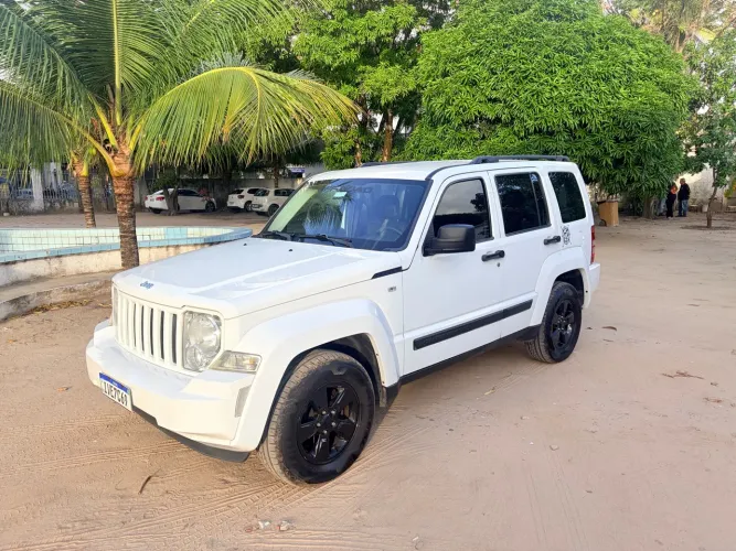 Jeep Cherokee Sport 3.7 4X4 V6 12V Aut. 2012