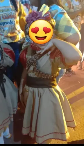 Vestido  Junino Cangaceira  com acessórios  do vestido veste 6 a 8 anos