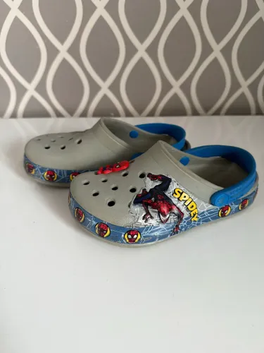 Crocs infantil