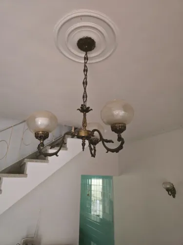 Lustre antigo com arandelas