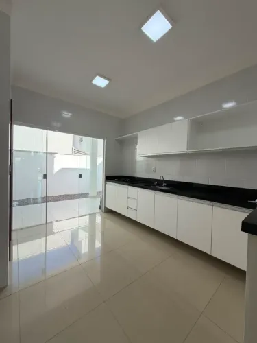 Laise mostra Cs por R$ 4mil Ecoville