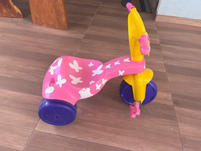 Triciclo usado feminino para doação