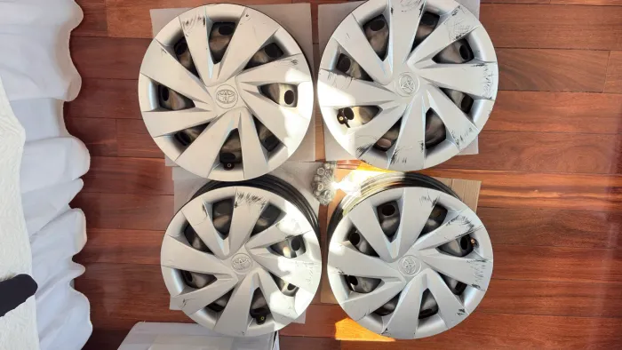 04 Rodas Etios Toyota aro 14 (R$200,00 cada)