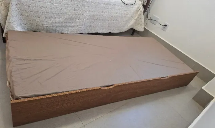 Cama auxiliar solteiro com colchão nunca usada