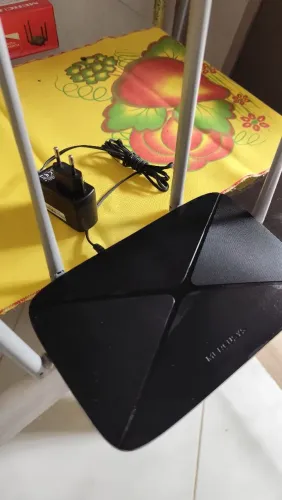 roteador mercusys ac1200 pouco usado com caixa.