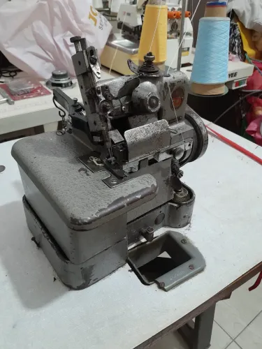 Máquina de Costura em bom estado