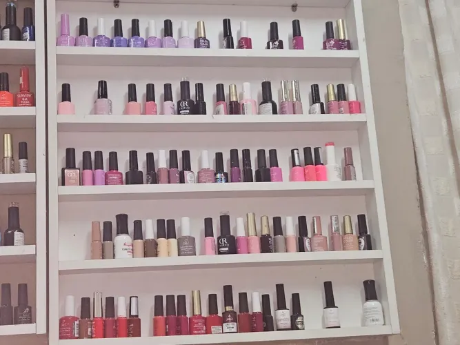 Esmaltes em gel uv e esmaltes urgente 