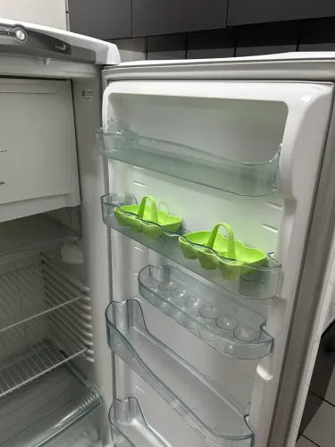 Vendo geladeira cônsul