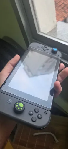 Nintendo Switch -  4 Joycon + 2 SD + Case. Desbloq