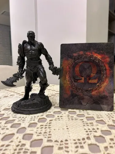 God of War Omega Collection PS3 + Kratos Sideshow + Steelbook