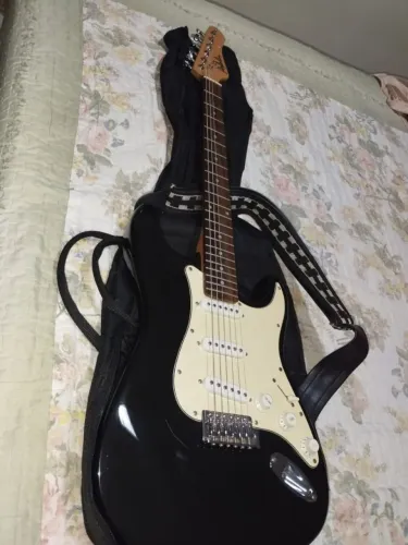 Guitarra Dolphin