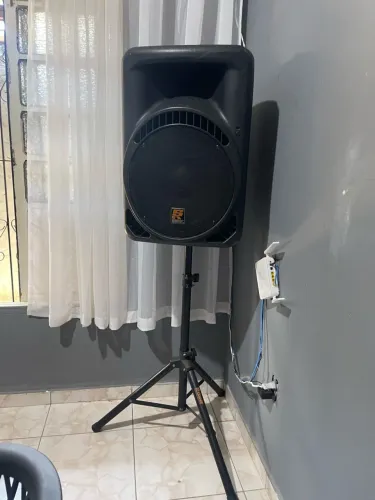 Vende-se caixa de som