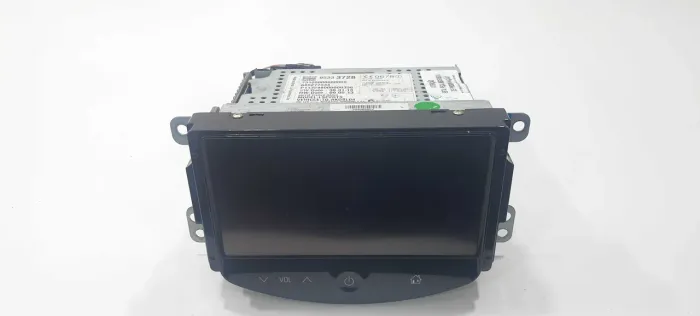 Multimidia Gm Tracker Ltz 1.8 2014  * Preto