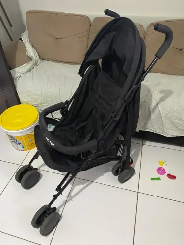 carrinho de bebê voyage muito novo