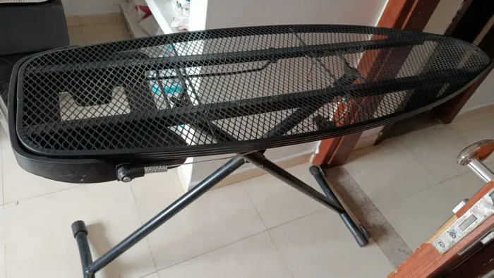 Tábua de passar roupa novíssima