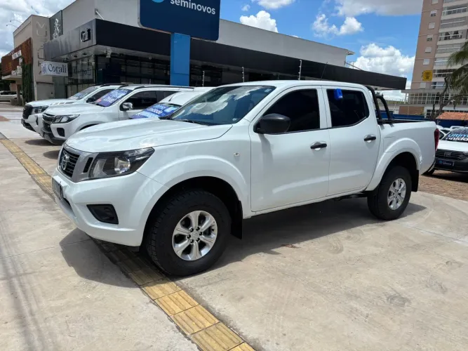 Nissan Frontier S CD 4X4 2.3 TB Diesel Mec. 2022