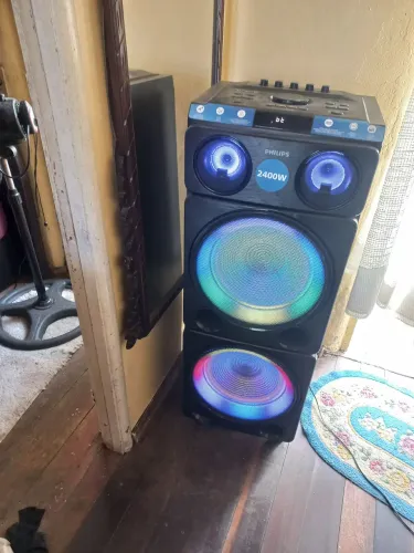 Vendo excelente torre de som philips nova na caixa