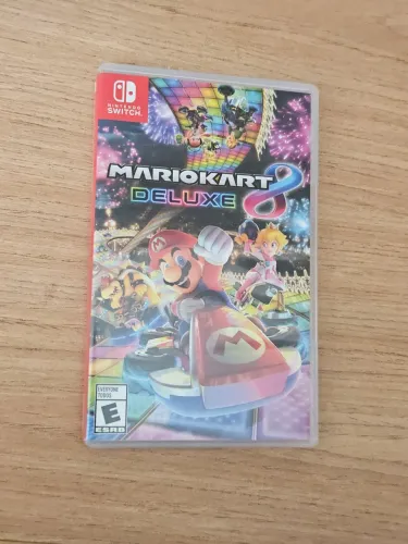 Mario Kart 8 Deluxe - Jogo Nintendo Switch 