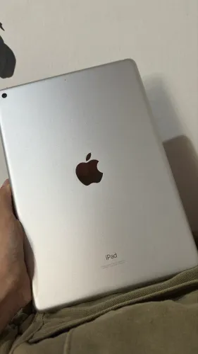 iPad Apple 9ª Geração - 10,2" | Wi-Fi | 64 GB | Prata | Original