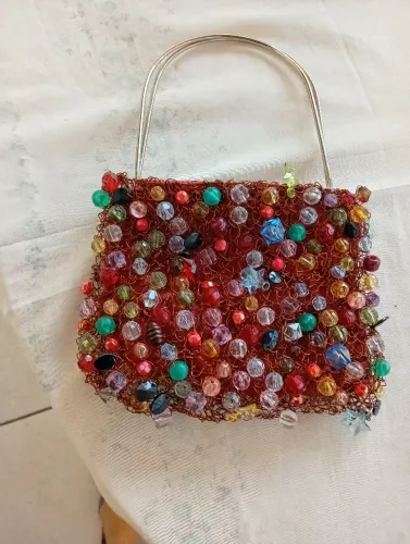 20,Bolsa Artesanal Vintage de Miçangas Coloridas e Aramado Cobre - Estilo Y2K / Boho Chic