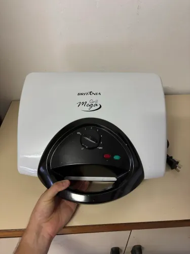 Grill Britânia Mega 1500W - Nunca Utilizado
