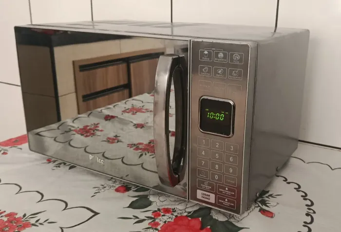 Micro-ondas Philco, modelo PME25.