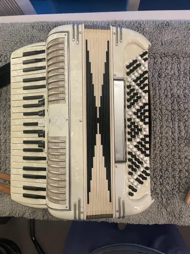 Lindo acordeon italiano