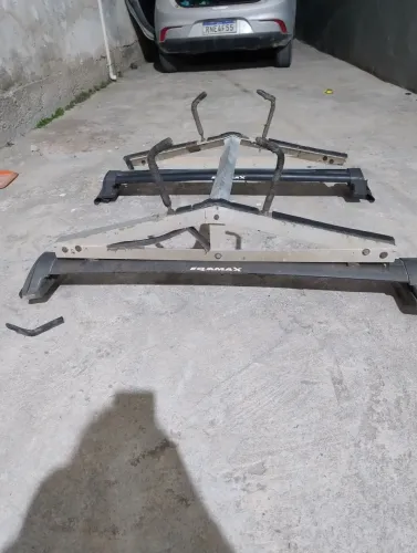 Vendo rack com porta escadas 