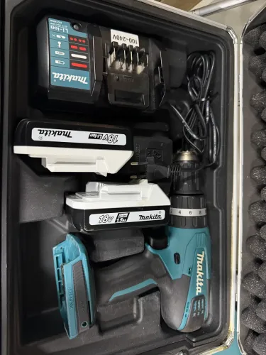 Mala Makita + Furadeira Makita 18V HP457D